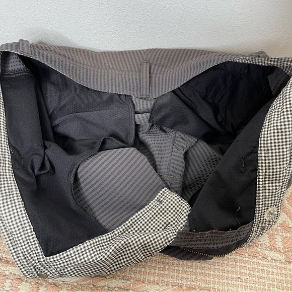 LULULEMON Men's Kahuna Seersucker Striped Golf Shorts Size 38 Outdoor - Picture 14 of 16